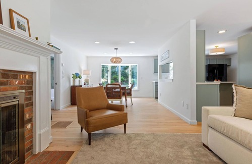 East Orleans House | Charming, Modern, Comfortable 2BR Home in Orleans - With Premium Amenities