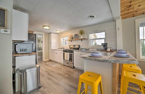 Prudenville House | Charming Modern Cottage on Houghton Lake!