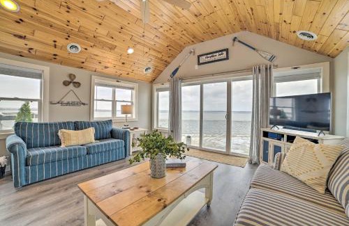 Prudenville House | Charming Modern Cottage on Houghton Lake!