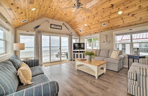 Prudenville House | Charming Modern Cottage on Houghton Lake!