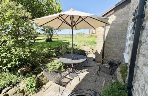 West Knoyle House | Charming modernized country cottage Near Mere, Wiltshire