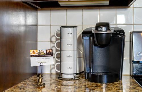 Muenster Bed & Breakfast | Charming Muenster 1br Balcony, Patio & Views