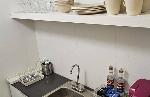 Jersey City Apartment | Charming newly renovated full-floor Jersey City brownstone with WiFi, AC