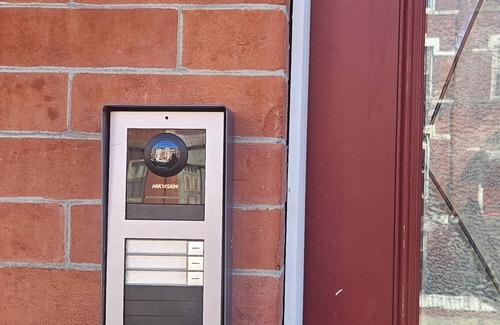 Jersey City Apartment | Charming newly renovated full-floor Jersey City brownstone with WiFi, AC