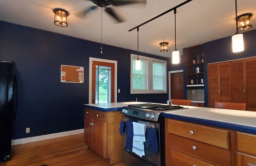 Oswego House | Charming Oasis in the Heart of Oswego!! Your Home Away from Home 🏡✨!!