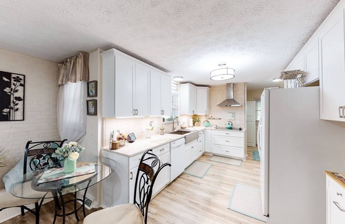 Swannanoa House | Charming Oasis w/Alfresco Dining, 3 Smart TVs, Gas Grill & Gym