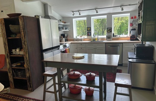 Lyme House | Charming open studio in renovated barn in superb Lyme, CT with WiFi, AC.