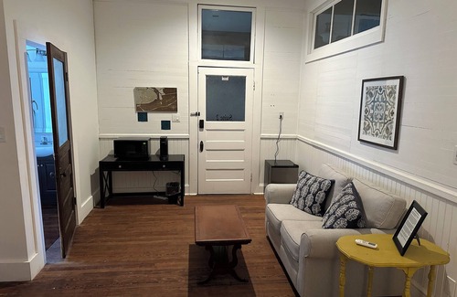 Apalachicola Apartment | Charming pet-friendly suite in the heart of historic downtown Apalachicola