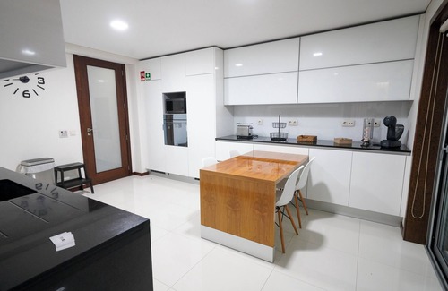 Guimaraes House | Charming 3-bedroom house with Barbecue area, AC and WiFi in Guimarães