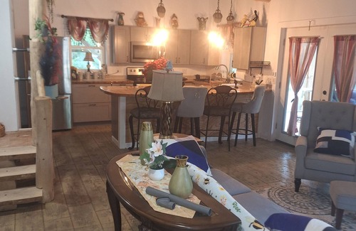 Brockport House | Charming, quiet 1-bedroom house in welcoming Brockport