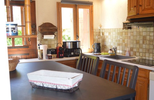 Veuil Cottage | Charming Renovated Home with Private Garden Near Loire Castles and Beauval Zoo