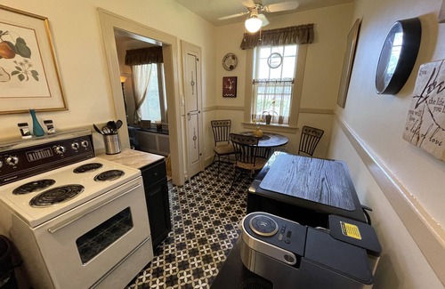 South Central Apartment | Charming Renovated One Bedroom Apartment.