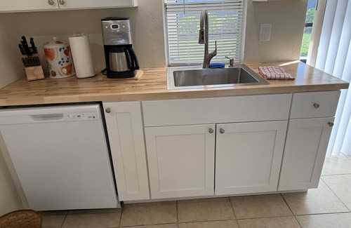 San Carlos Park House | Charming Rental 2/2 house, access to golf & comm. pool, So. Fort Myers!