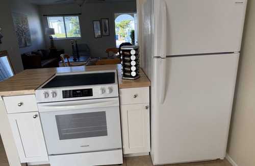 San Carlos Park House | Charming Rental 2/2 house, access to golf & comm. pool, So. Fort Myers!