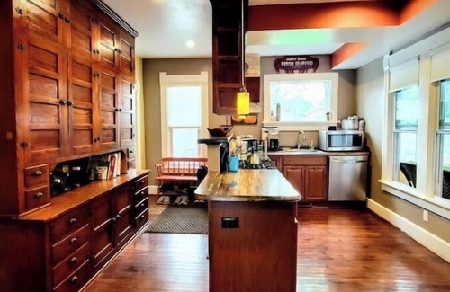 Fort Atkinson House | Charming Restored 1891 House