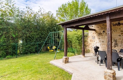 Saint-Georges-sur-Layon Cottage | Charming retreat in Saint-Georges near Doué-en-Anjou