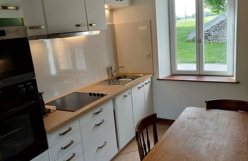 Gemigny Cottage | Charming Rural Retreat with High-Speed Fiber, Home Cinema & Orchard Access