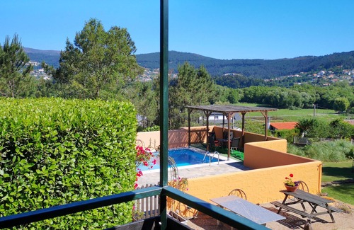 O Rosal Ski Chalet | Charming Rustic Lodge with Pool and Lovely views. Walk to Tapas Bar and Beach.