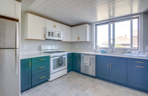 Scituate House | Charming Scituate Home w/Deck - Walk to Beaches!