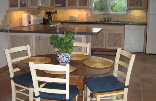 Double Bay Cottage | Charming, secluded, beachfront cottage