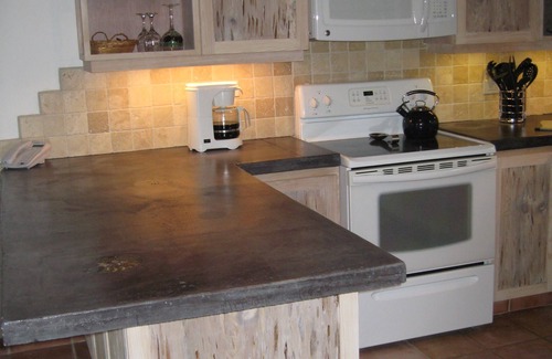 Double Bay Cottage | Charming, secluded, beachfront cottage