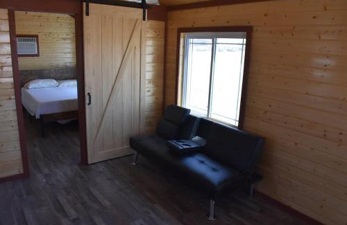 Floydada House | Charming small cabin