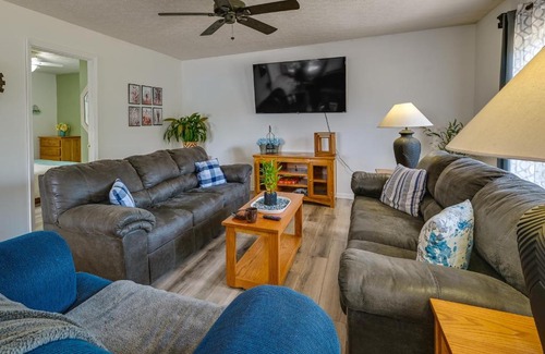 Smiths Grove House | Charming Smiths Grove Home Near Cave Tours!