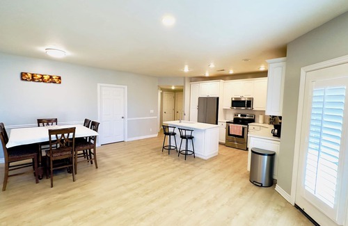 South Jordan House | Charming spacious 2-bed 2-bath guest suite in family friendly South Jordan