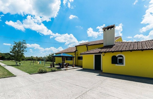 Lovinac Villa | Charming spacious villa Ana with private pool