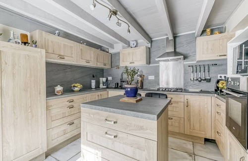 Dax House | Charming Stay in Heart of Dax