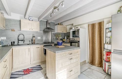 Dax House | Charming Stay in Heart of Dax