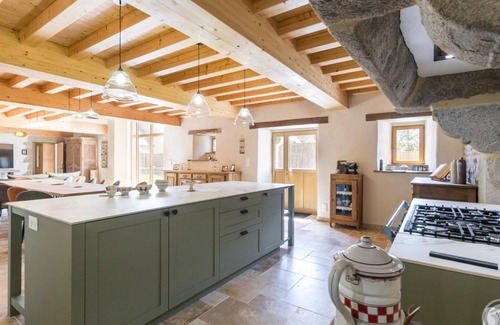 Ceaux Cottage | Charming Stone House with Garden in Céaux