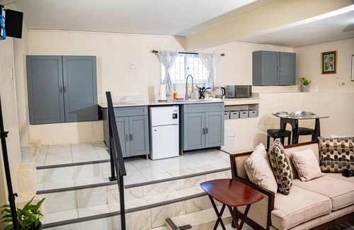 Albion Apartment | Charming studio in enchanting Montego Bay with WiFi, AC