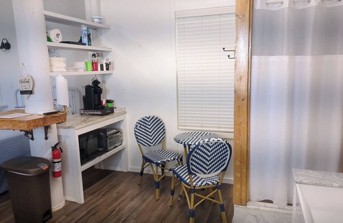 Fairhope House | Charming studio with pier on Mobile bay