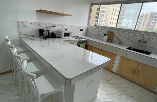 Cocody Apartment | Charming T4 close to banks, shops and other facilities in the riviera Golf