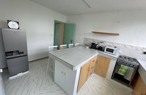 Cocody Apartment | Charming T4 close to banks, shops and other facilities in the riviera Golf