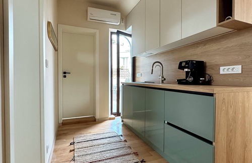 Old Town Apartment | Charming Top-Floor Apartment in Central Cluj Cozy & Newly Refurbished