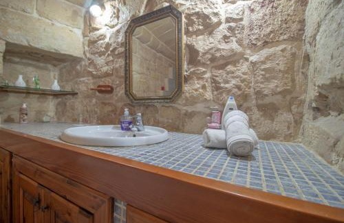 Zejtun House | Charming Traditional Farmhouse