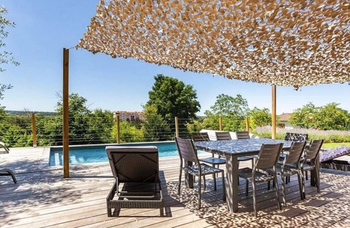 Vichy Cottage | "Charming Vichy Getaway with Heated Pool, Terrace & Spacious Garden"