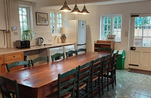 Chiddingly House | Charming Victorian Oast House, Nestled In Picturesque Countryside, Sleeps Max 12