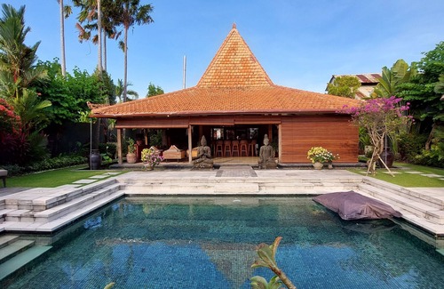 Kerobokan Villa | CHARMING VILLA 1100m2 SEMINYAK