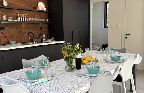 Okrug Donji Villa | Charming villa LeANN with stunning garden