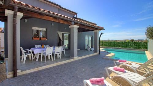 Skatari Villa | Charming Villa Verde with private pool in Pula, extra POOL HEATING by WiiBuk
