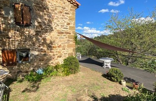 Tailhac Cottage | Charming vineyard house with large terrace for couples