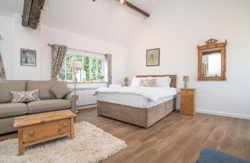 South Littleton Apartment | Charming Warwickshire Studio