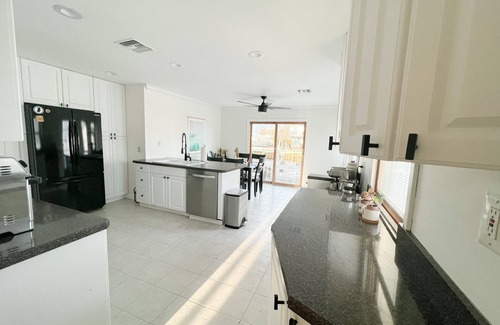 Osbornsville House | CHARMING WATERFRONT HOME IN PRIVATE BEACH COMMUNITY