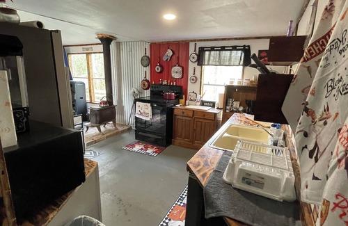 Huntsville House | Charming waterfront 2-bedroom Bunkhouse in the wonderful outskirts of Huntsville