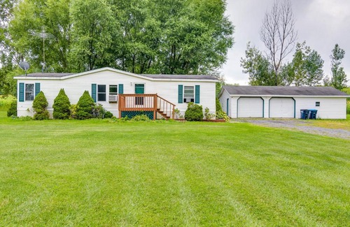 Watkins Glen House | Charming Watkins Glen Home with Deck and Yard!