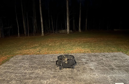 Macon House | Charming wooded home away from home