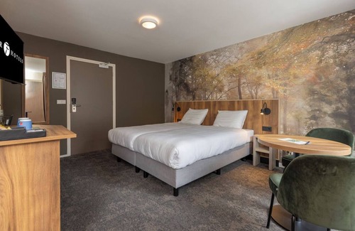 Berg en Dal Hotel | Charming Woodland Stay with Free Parking and Indoor Pool, Near Valkhof Museum!